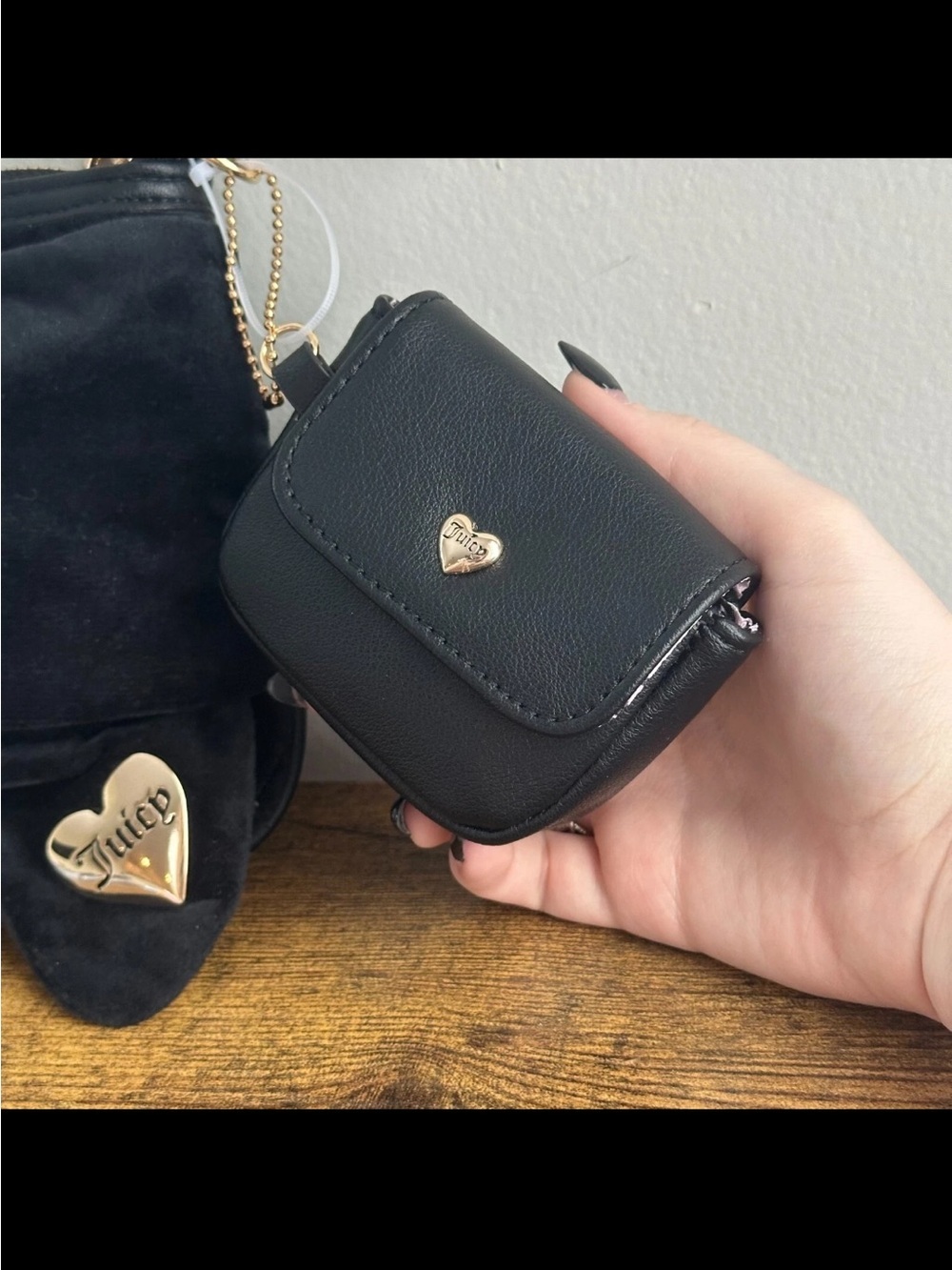 Y2K Black Bow Velvet Shoulder Bag with Gold Chain and Charm - Picture 3 of 6